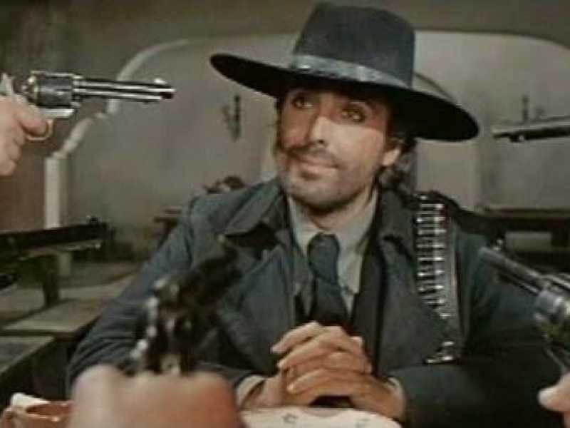 Una scena del film "Lo chiamavano Tresette... giocava sempre col morto", western del 1973 diretto da Giuliano Carnimeo