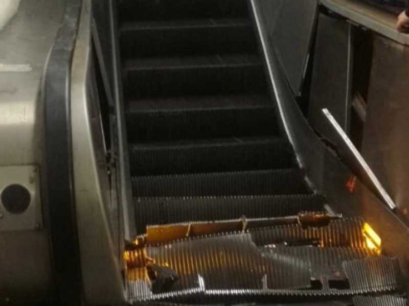 Le scale mobili della stazione metro di Repubblica sono crollate lo scorso 23 ottobre (Foto LaPresse)