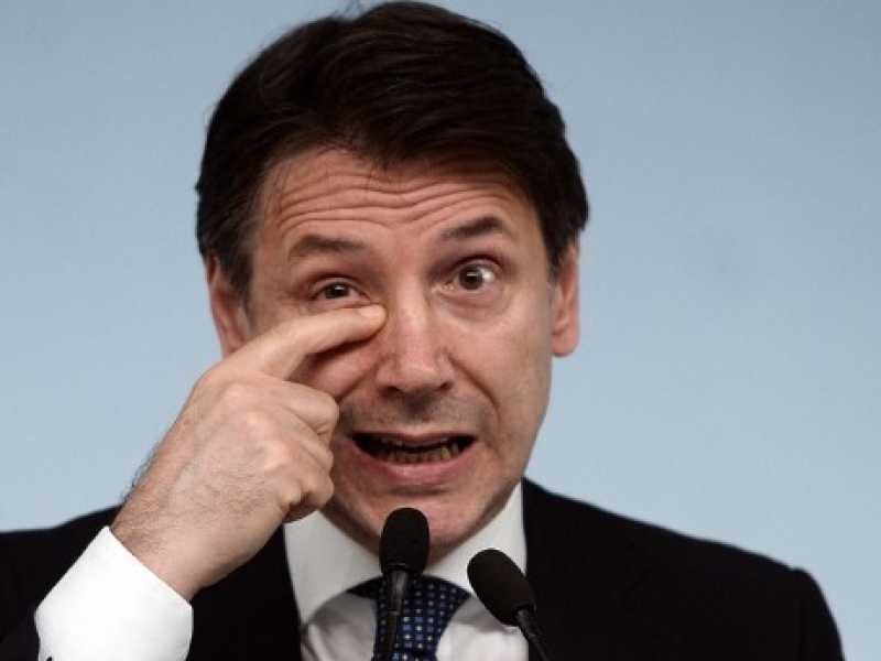 Il premier Giuseppe Conte durante la conferenza stampa sulla Tav (foto LaPresse)