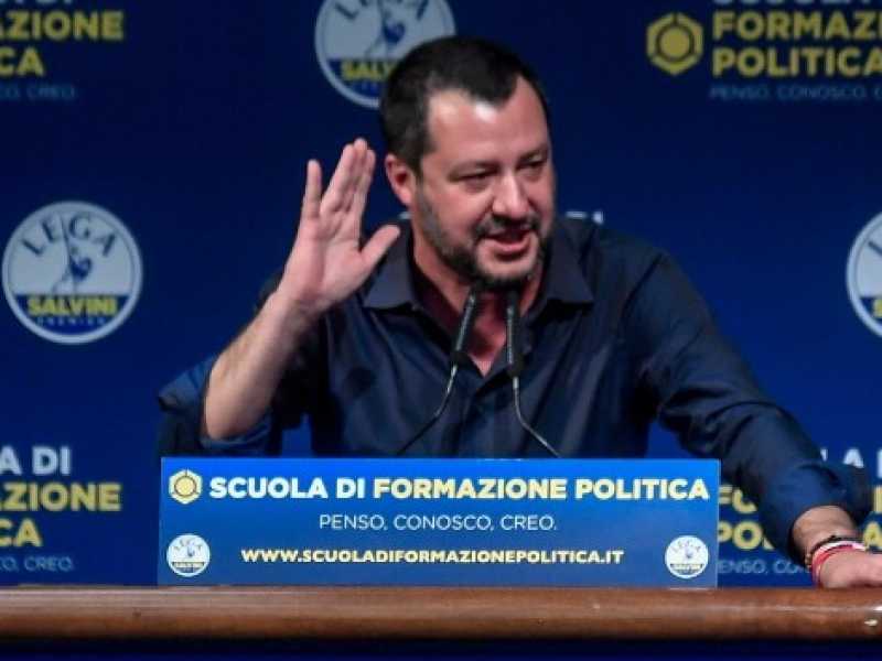 Matteo Salvini alla Scuola di formazione politica della Lega (Foto LaPresse)