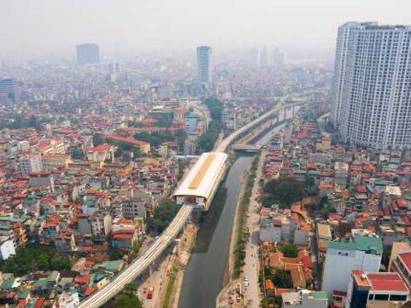 Il tratto sopraelevato della nuova linea ferroviaria urbana di Hanoi (Foto LaPresse)