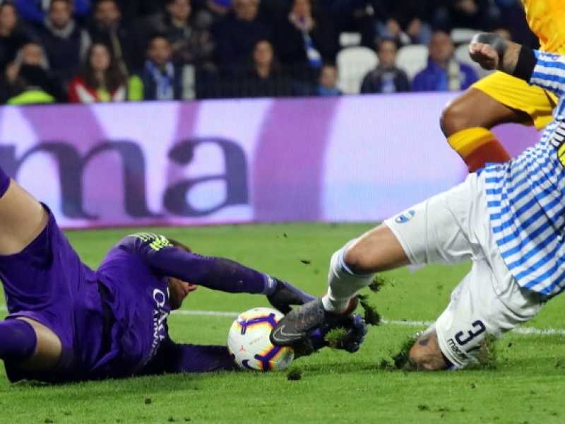 Andrea Petagna in azione contro la Roma (foto LaPresse)