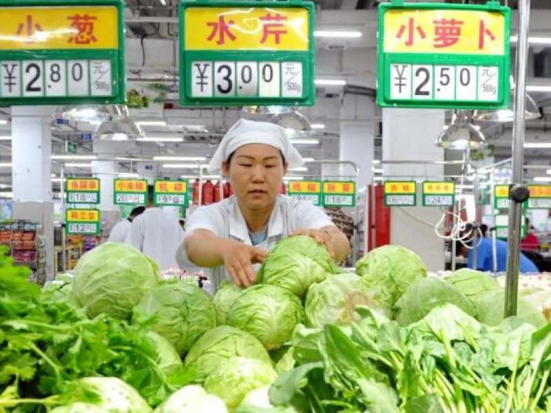 Un'immagine scattata all'interno di un supermercato cinese (foto LaPresse)