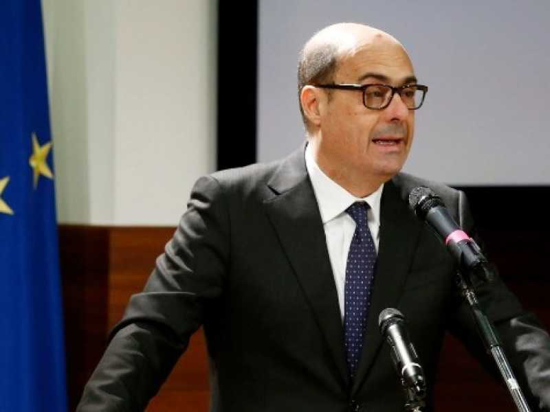 Il segretario del Pd, Nicola Zingaretti, alla cerimonia dei 150 anno dell'ospedale Bambino Ges&ugrave; (Foto LaPresse)