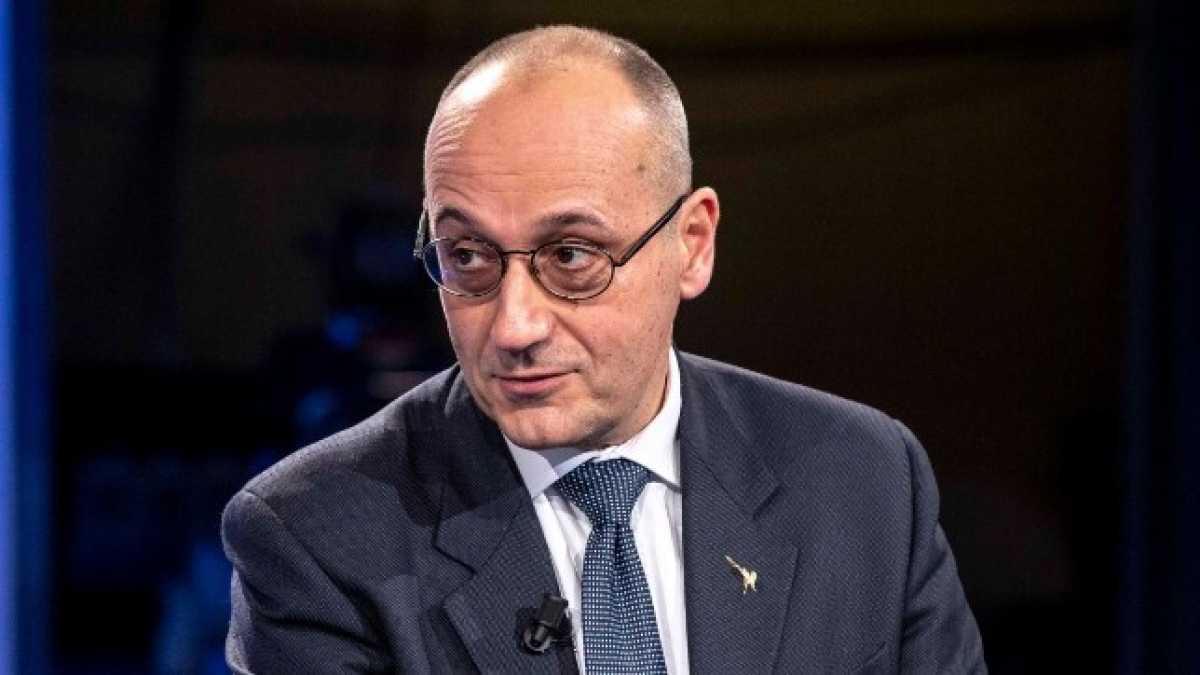 Immagine di Alberto Bagnai e il vittimismo accademico come arma contro i colleghi