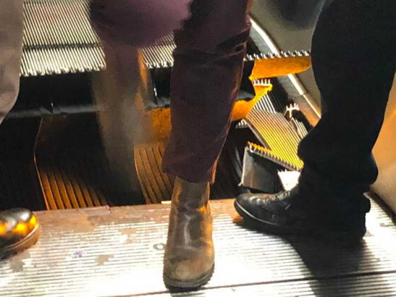 Il guasto (l'ennesimo) alle scale mobili della fermata metro di Barberini