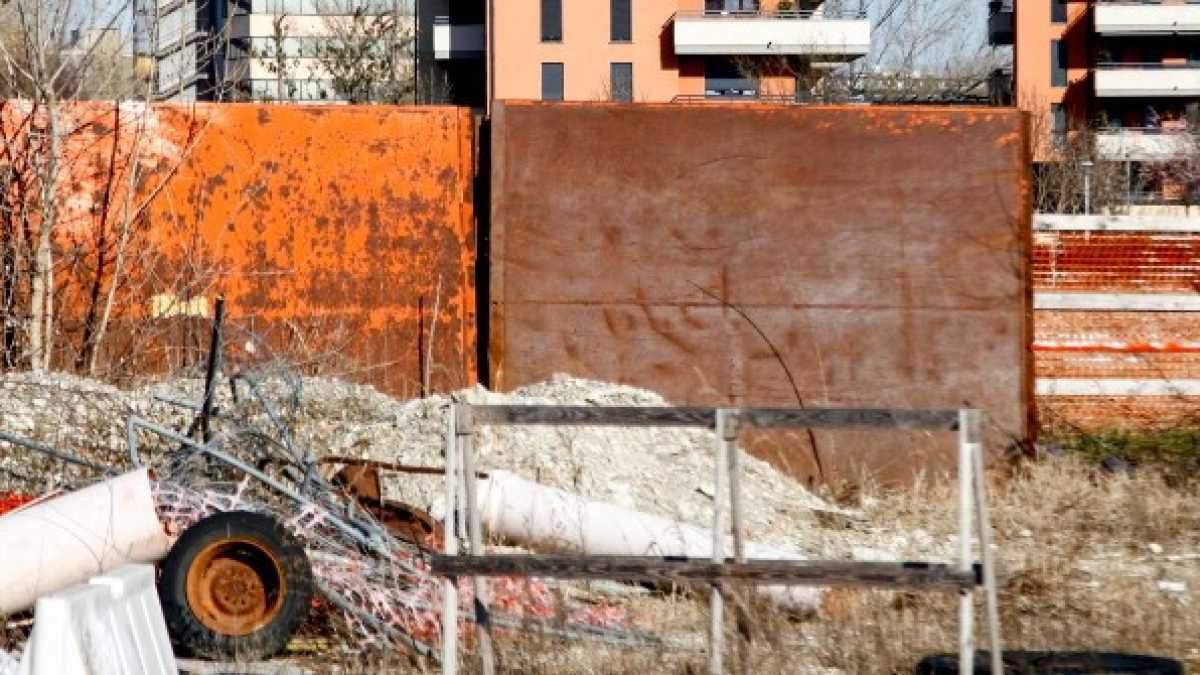 Immagine di Perché i costruttori sono demoliti dalle promesse infrante