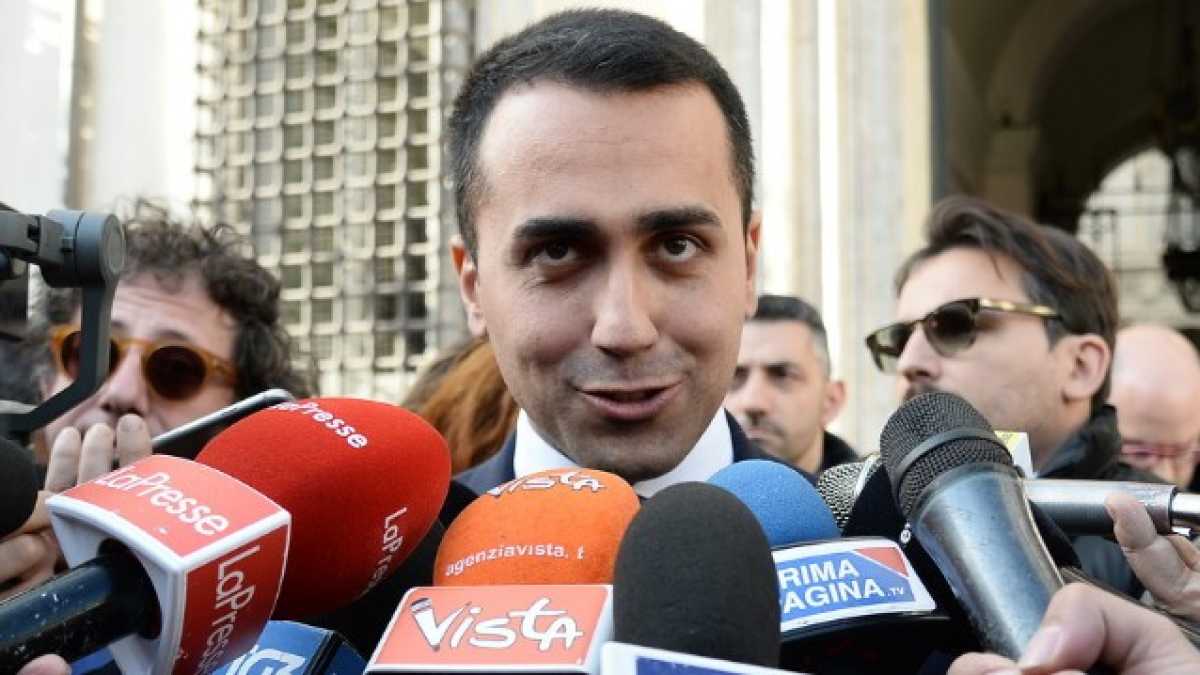 Immagine di La tenaglia sul lavoro