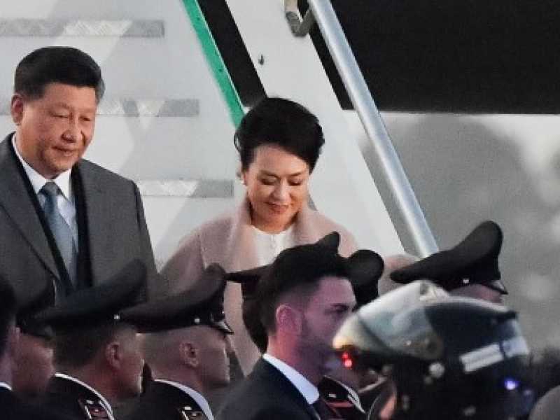 L'arrivo del presidente cinese Xi Jinping a Fiumicino (foto LaPresse)
