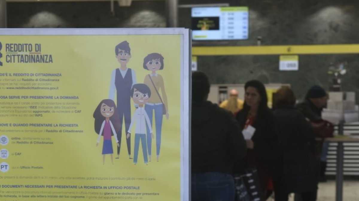 Immagine di Date il Premio Pirandello al milionario che ha chiesto il reddito di cittadinanza