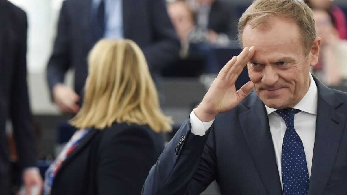 Immagine di Che passione ci mette Tusk quando parla di diritti umani in Cina e degli inglesi che sono “europei”