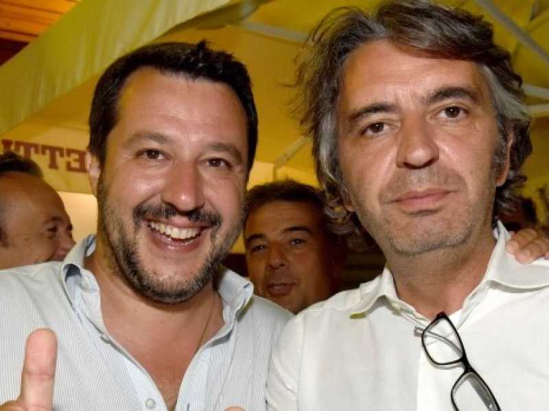 Il sindaco di Verona, Federico Sboarina, e Matteo Salvini. Foto LaPresse