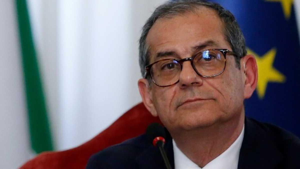 Immagine di Il farsesco attacco a Tria