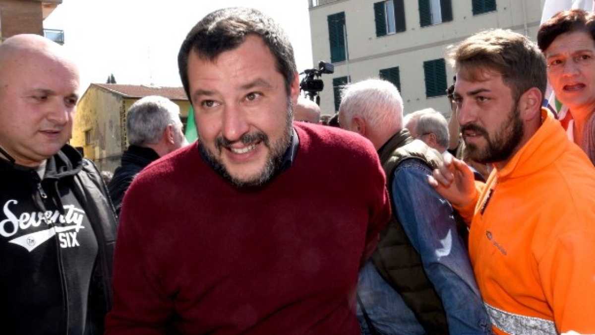 Immagine di Salvini castrato sul codice rosso