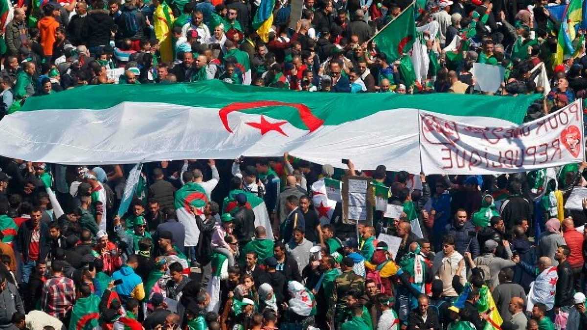 Immagine di Così la primavera algerina ottiene le dimissioni di Bouteflika