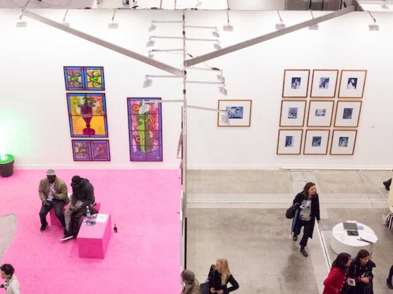 Una preview di Miart a Milano (foto LaPresse)