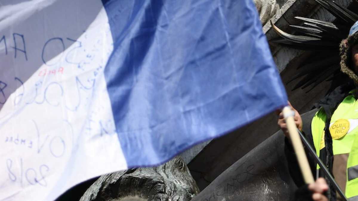 Immagine di Luigi Di Maio e i gilet gialli: ok le scuse, ma l’anello al naso no, grazie