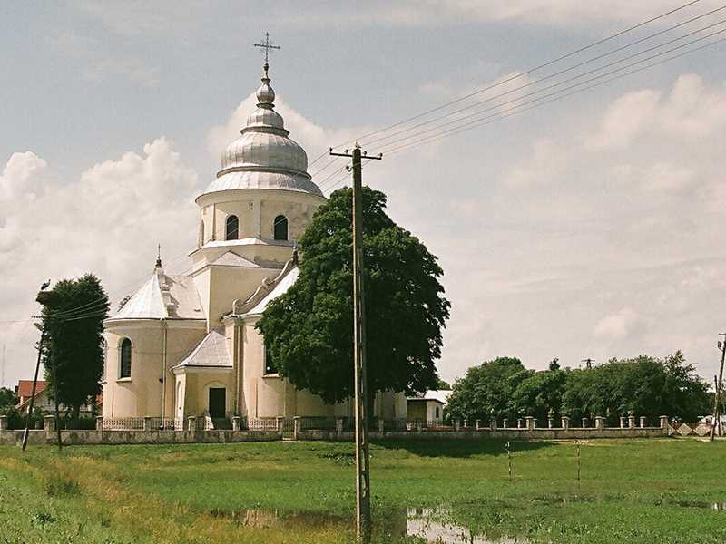 Chiesa nella vecchia Lubliniec, Polonia (publicdomainpictures)