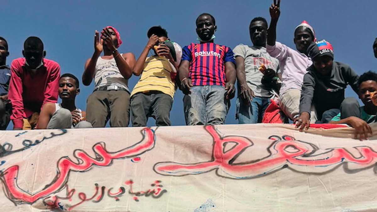 Immagine di In Sudan tante donne in piazza. Il regime, i suoi uomini e l'indicibile primavera