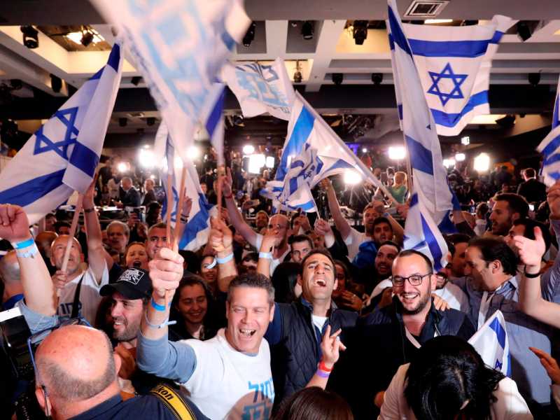 Elezioni Israele, i sostenitori dell'alleanza politica Blue and White a Tel Aviv (LaPresse)