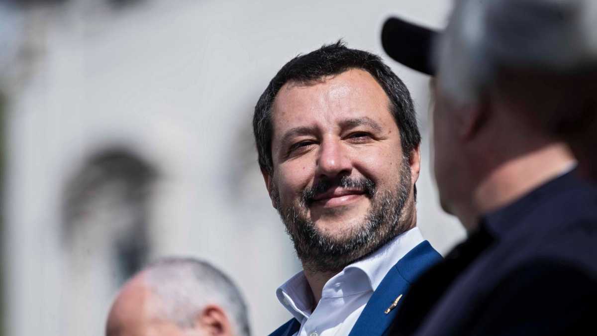 Immagine di Nella Gabbia di governo, Salvini cita De Gasperi e poi fa il contrario