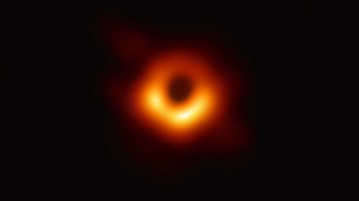 Immagine di Per la prima volta gli scienziati hanno fotografato un buco nero