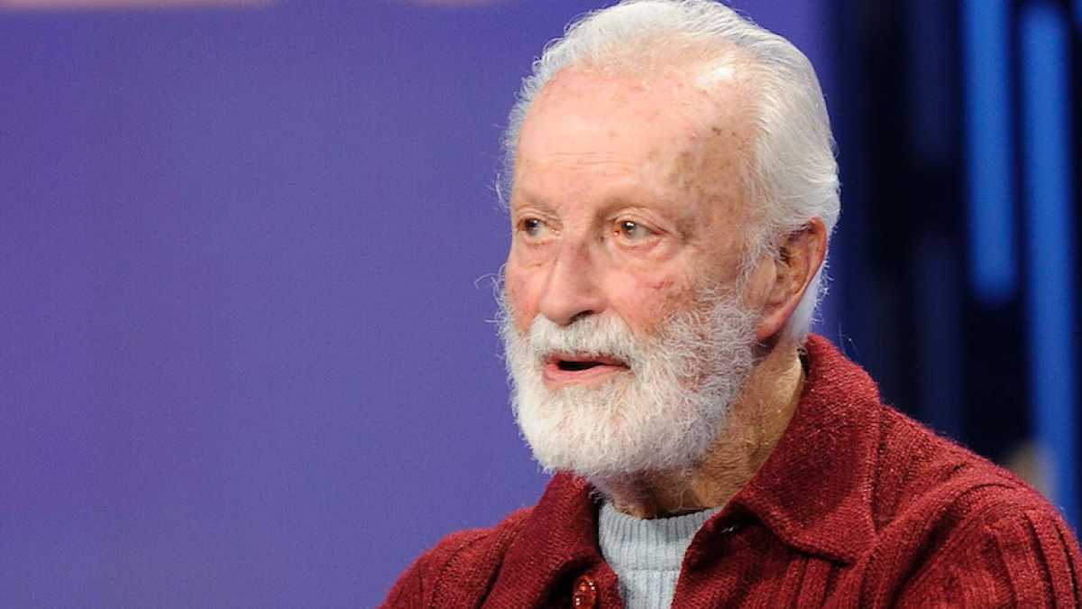 Immagine di L’iperoggetto che però vota e l’iperpoeta Scalfari. Riflessioni sulle non élite