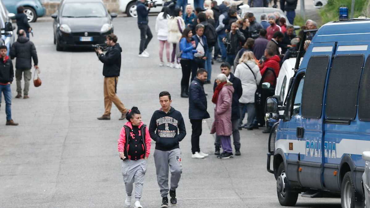 Immagine di “Raggi sapeva dei rom a Torre Maura”