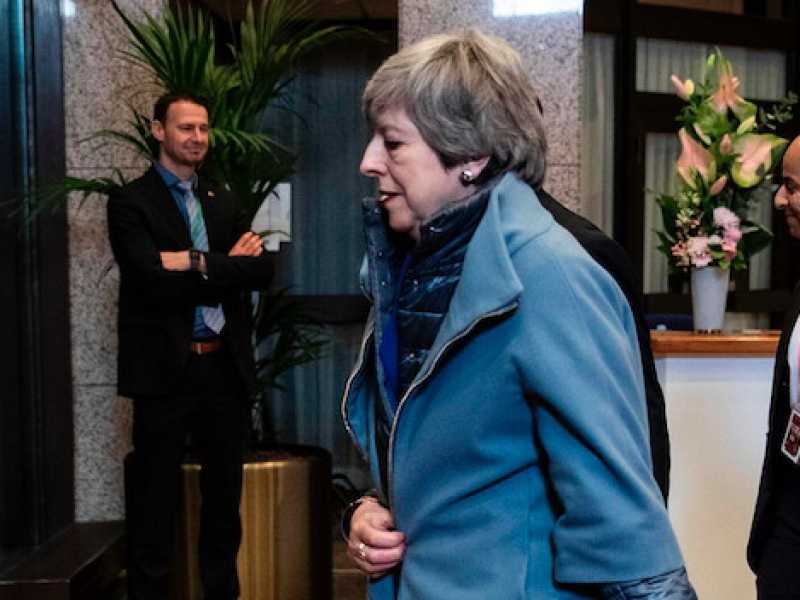 Theresa May al Consiglio europeo di ieri sera (Foto LaPresse)
