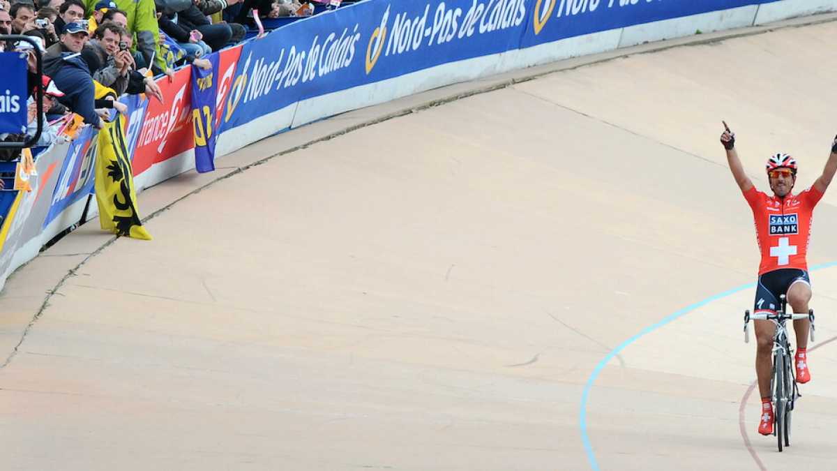 Immagine di Dopo le pietre, il velodromo. I meravigliosi anacronismi della Parigi-Roubaix