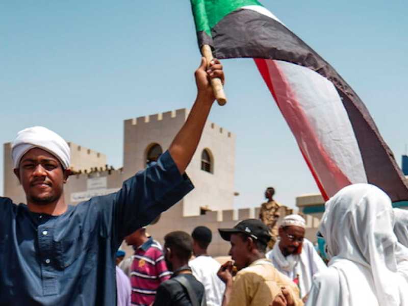 I manifestanti in Sudan (Foto LaPresse)