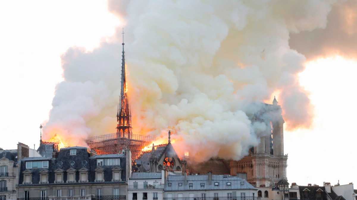Immagine di La solidarietà internazionale a Parigi, per l'incendio di Notre Dame