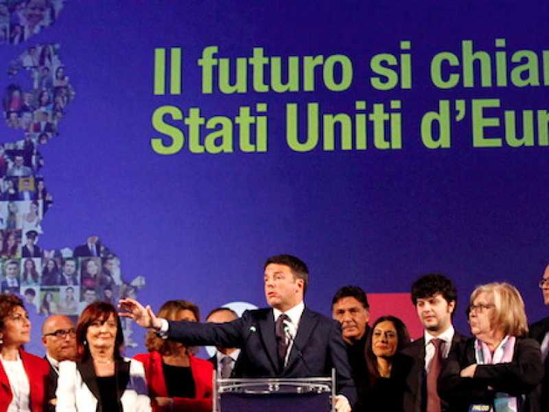 Matteo Renzi a un convegno sugli Stati uniti d'Europa lo scorso anno (Foto LaPresse)