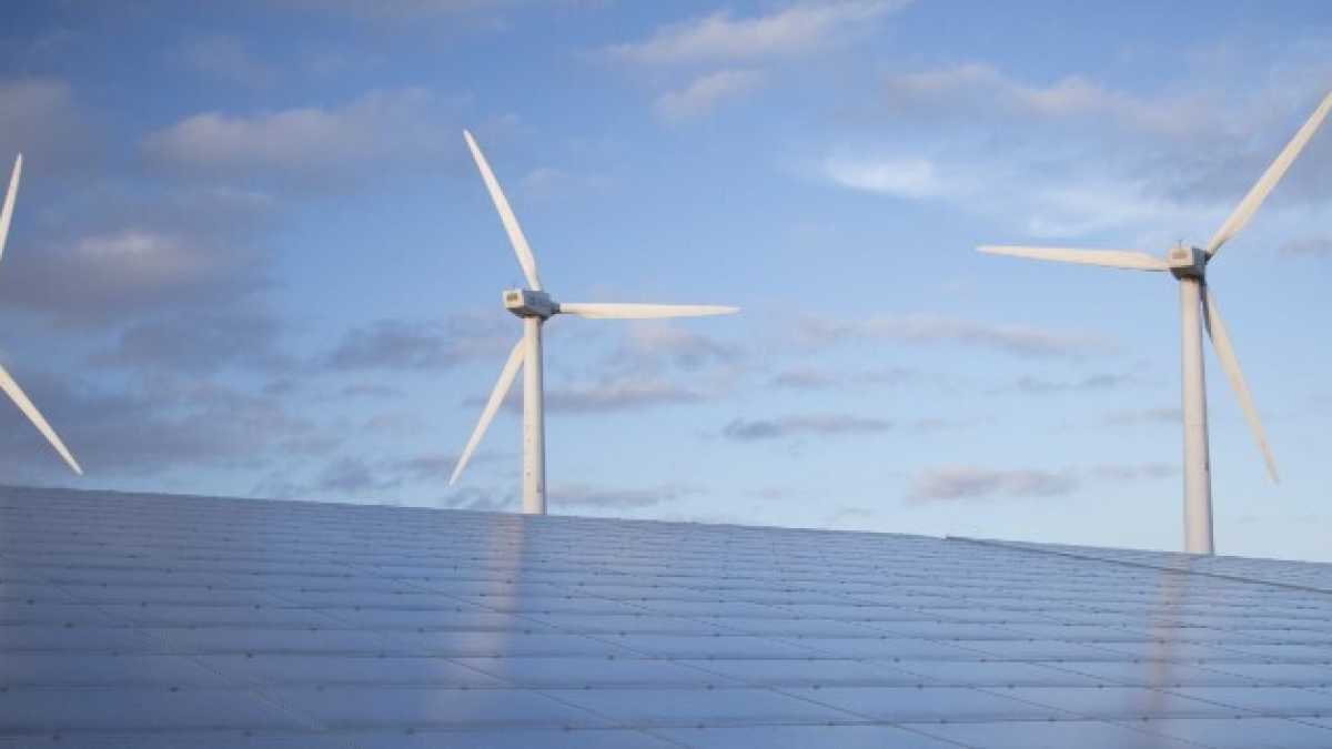 Immagine di La nuova sfida globale dell’energia rinnovabile e quello che possiamo imparare dai paesi del Golfo