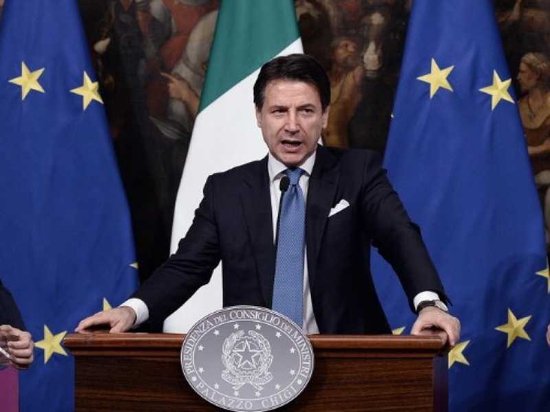 Da sinistra Luigi Di Maio, Giuseppe Conte e Matteo Salvini (foto LaPresse)