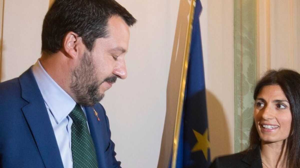 Immagine di La polemica tra Salvini e Raggi è una commedia stucchevole sulle spoglie di Roma