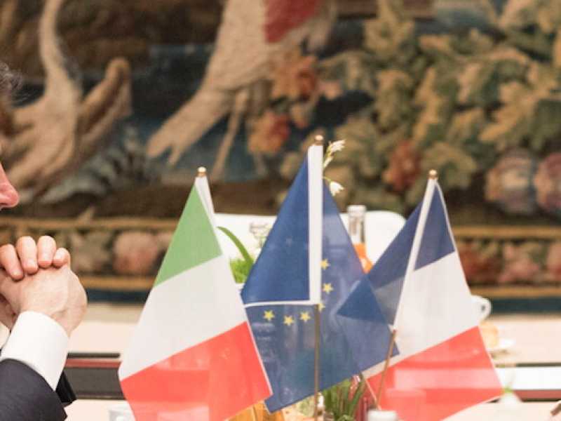 Giuseppe Conte ed Emmanuel Macron (foto LaPresse)