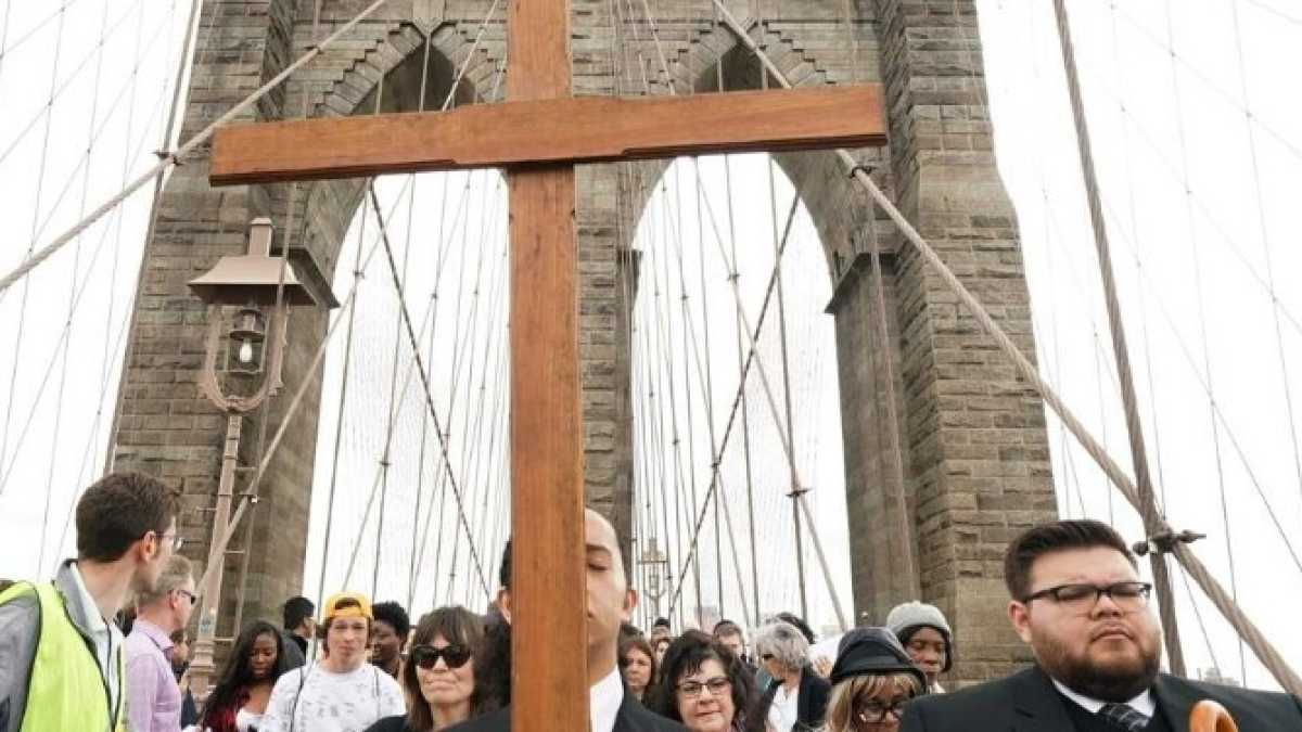 Immagine di Dio non è morto