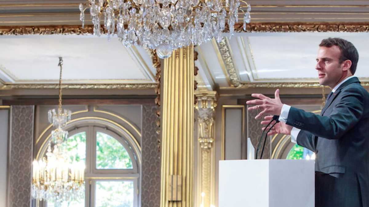 Immagine di Macron ci prova: lavorare di più per sostenere le pensioni