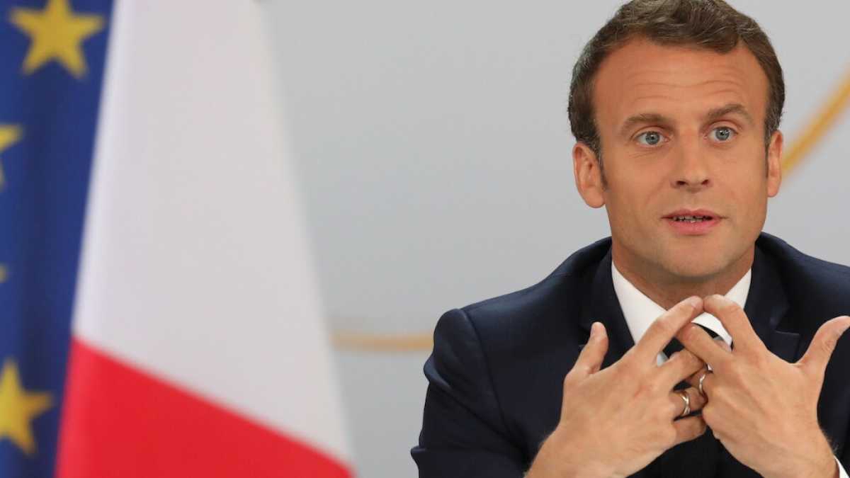 Immagine di Macron promette tagli fiscali, ma non cede ai gilet e va avanti con le riforme