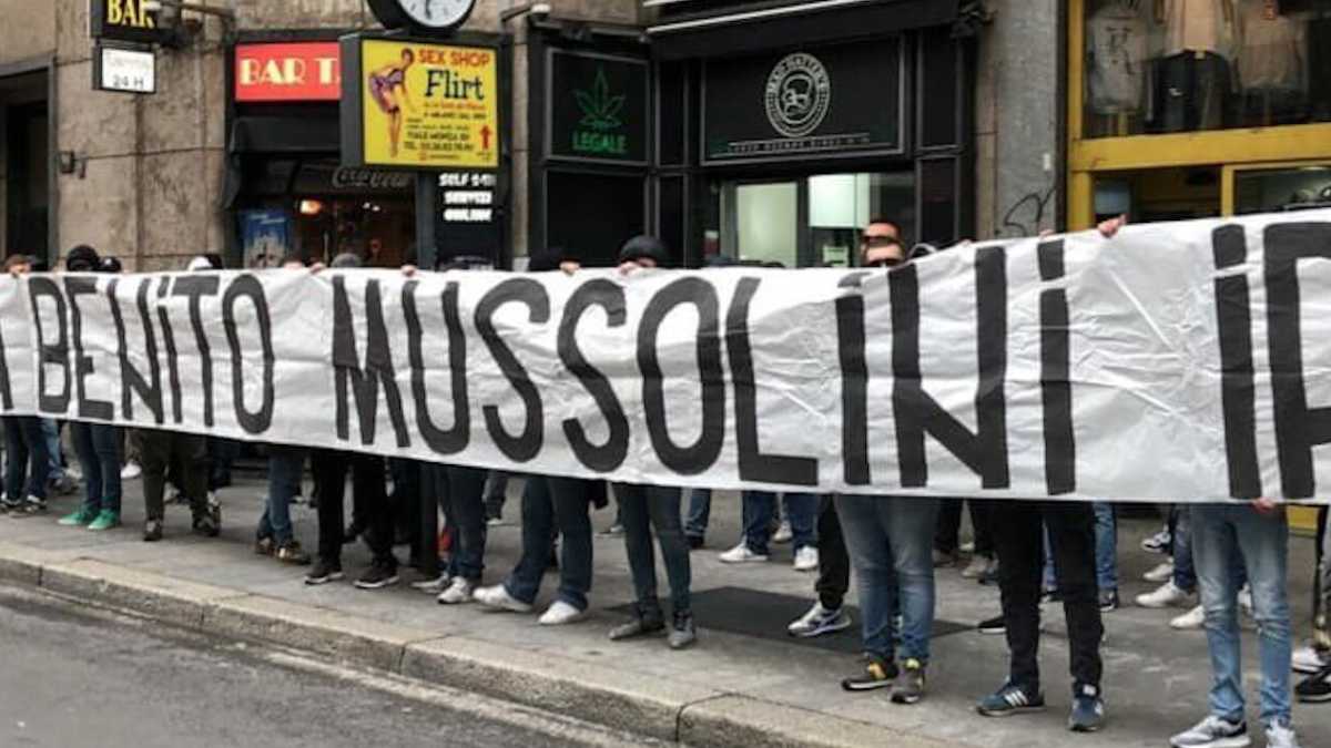 Immagine di L’antifascismo, gli ultrà e quelle armi improprie