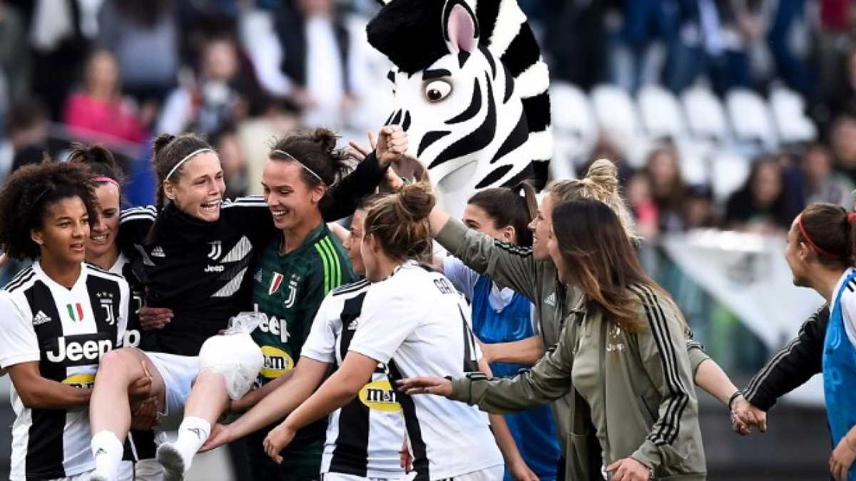 Immagine di Anche le donne marcano a uomo. Così il calcio femminile è diventato “normale”