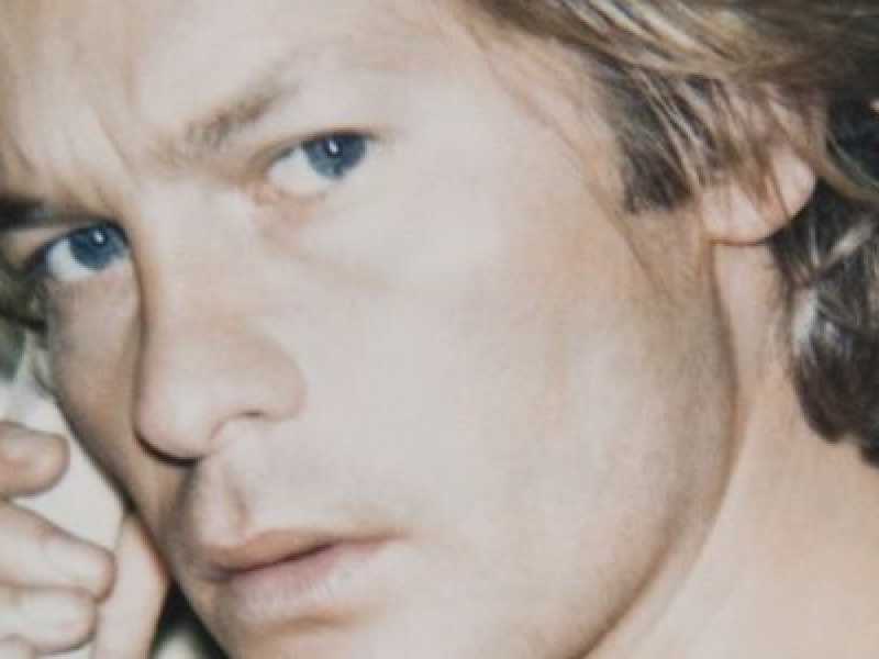 Helmut Berger immortalato da Andy Warhol in una delle sue celebri Polaroid nel 1973