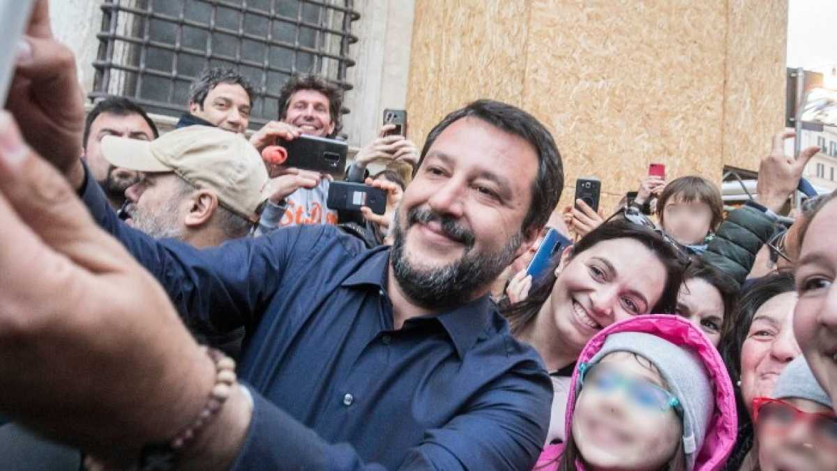 Immagine di Smettiamola col fascismo. Cinque ragioni per spiegare il successo di Salvini