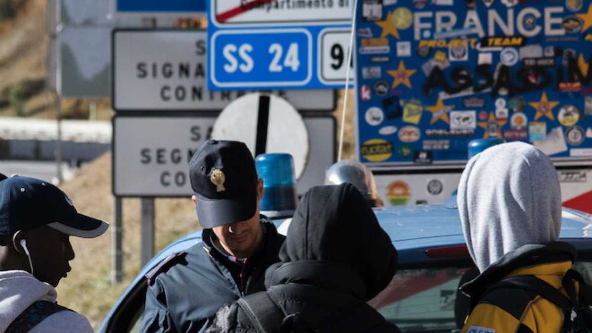 Immagine di Gli immigrati irregolari sono un’opinione