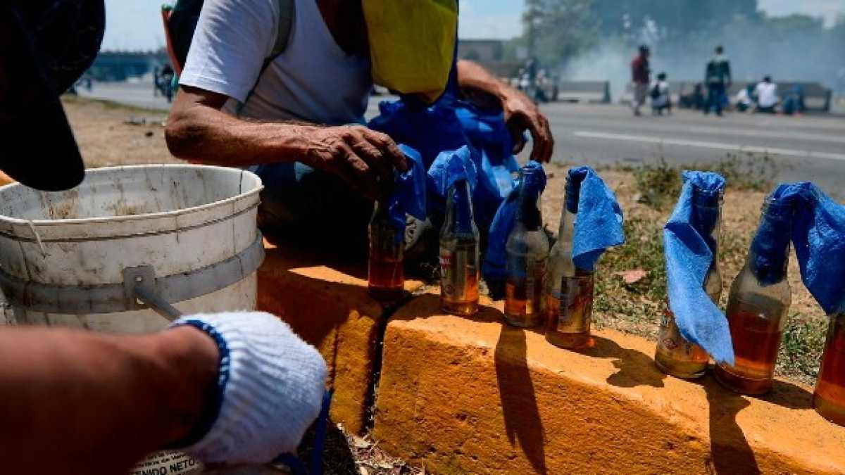 Immagine di I fazzoletti blu in Venezuela