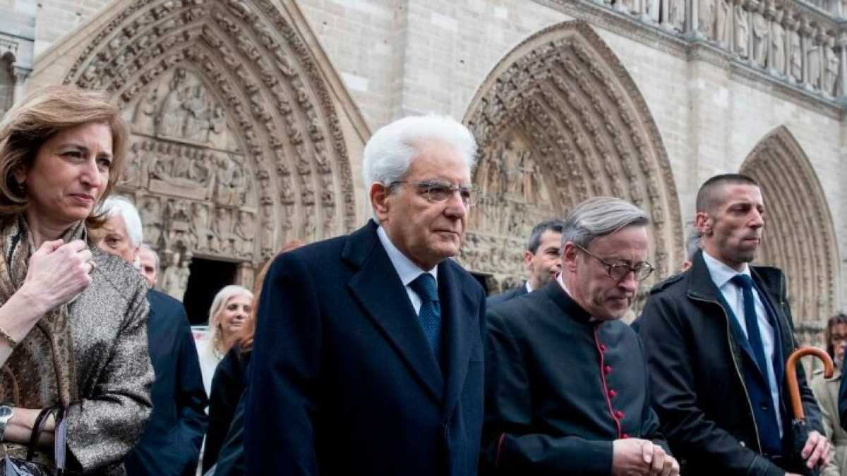 Immagine di Mattarella in Francia e il fallito golpe di Guaidó