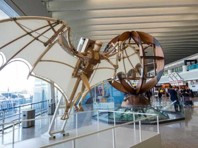 Inaugurazione mostra "Le ali di Leonardo. Il Genio e il Volo" all'aeroporto di Roma Fiumicino (foto LaPresse)