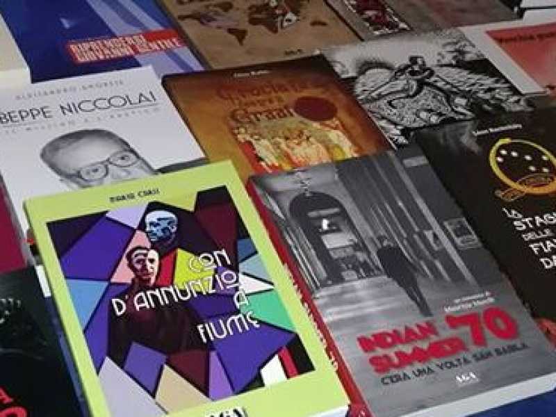 Una selezioni di libri sulla pagina Facebook di Altaforte (Foto via Facebook)