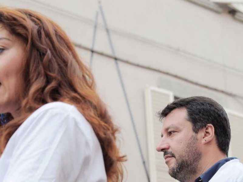 Matteo Salvini a Cascina per sostenere Susanna Ceccardi, candidata sindaco della Lega (foto LaPresse)